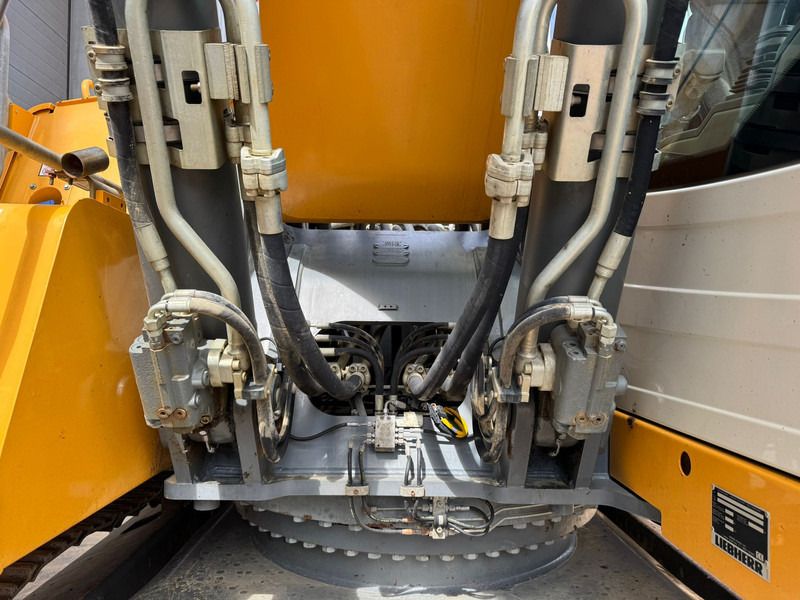 2018 Liebherr R946LC Crawler Excavator
