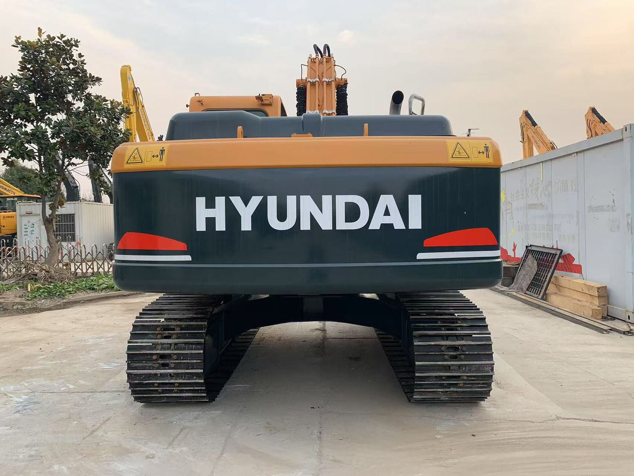 2022 Hyundai R220LC-9S Crawler Excavator