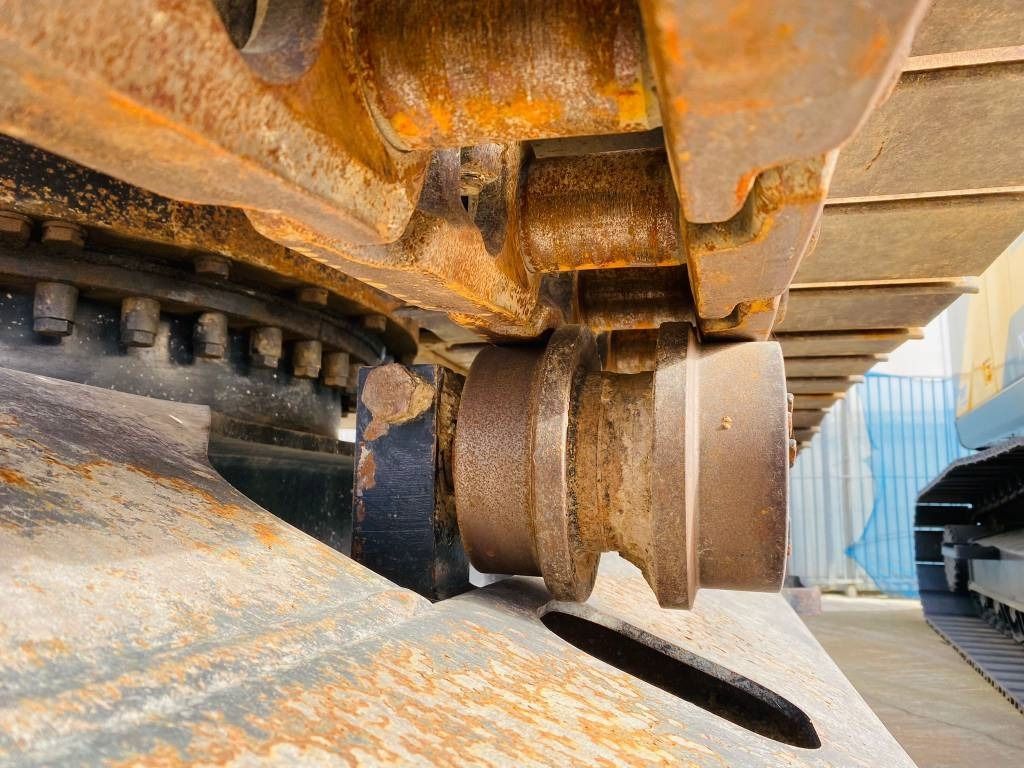 2017 Caterpillar 330FLN Crawler Excavator