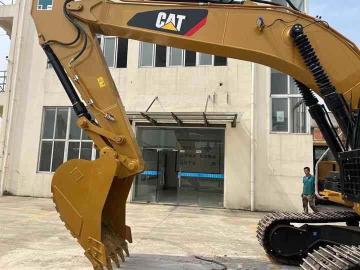 2020 Caterpillar 330D2L Crawler Excavator