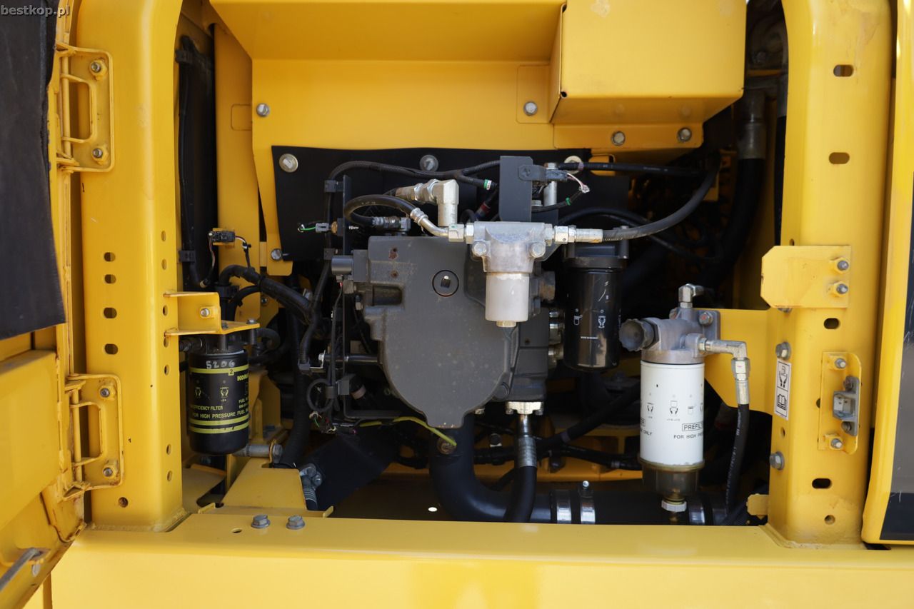 2018 Komatsu PC210LC-11 Crawler Excavator
