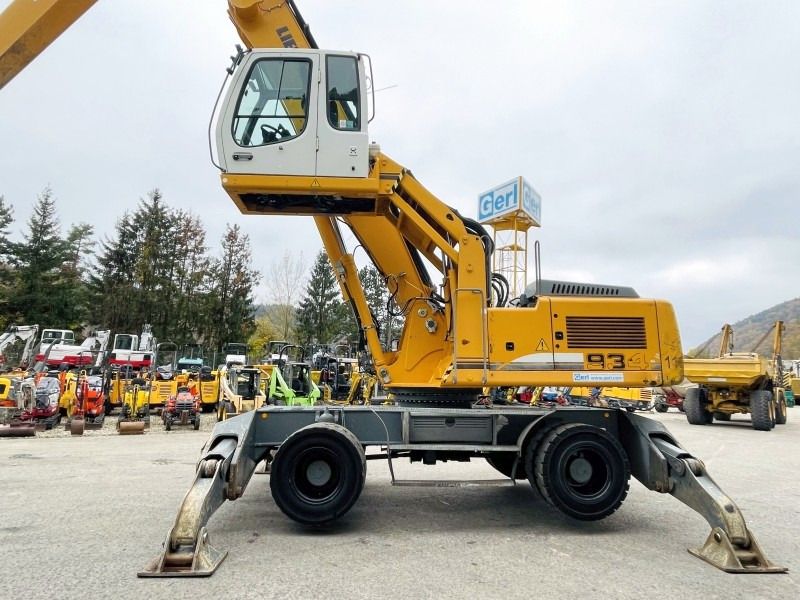 2011 Liebherr A934C Material Handler