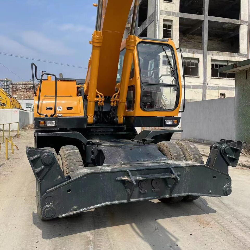 2013 Hyundai R210W-9 Wheel Excavator