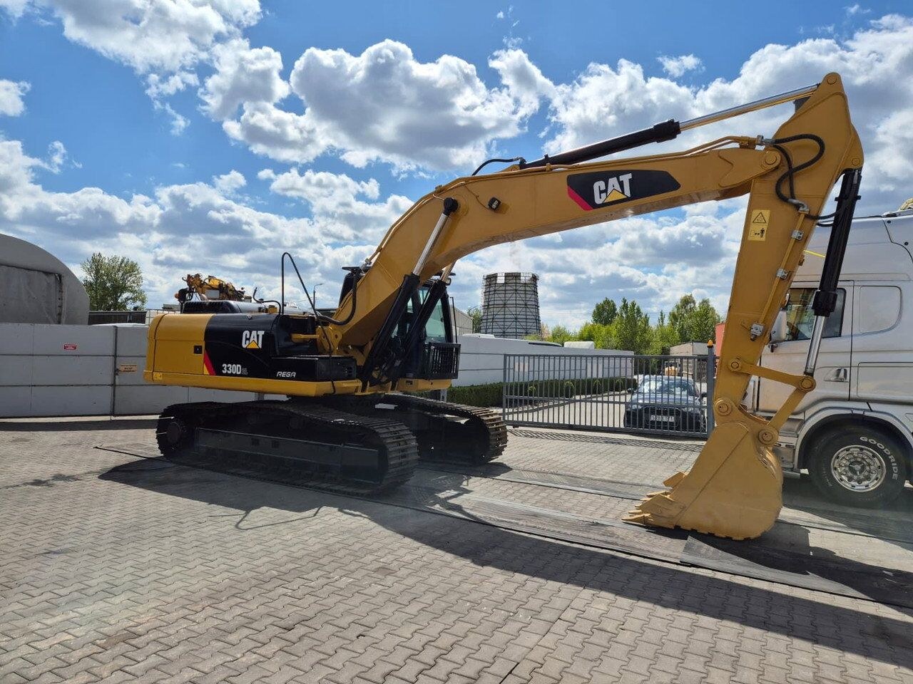 2022 Caterpillar 330D2L Crawler Excavator