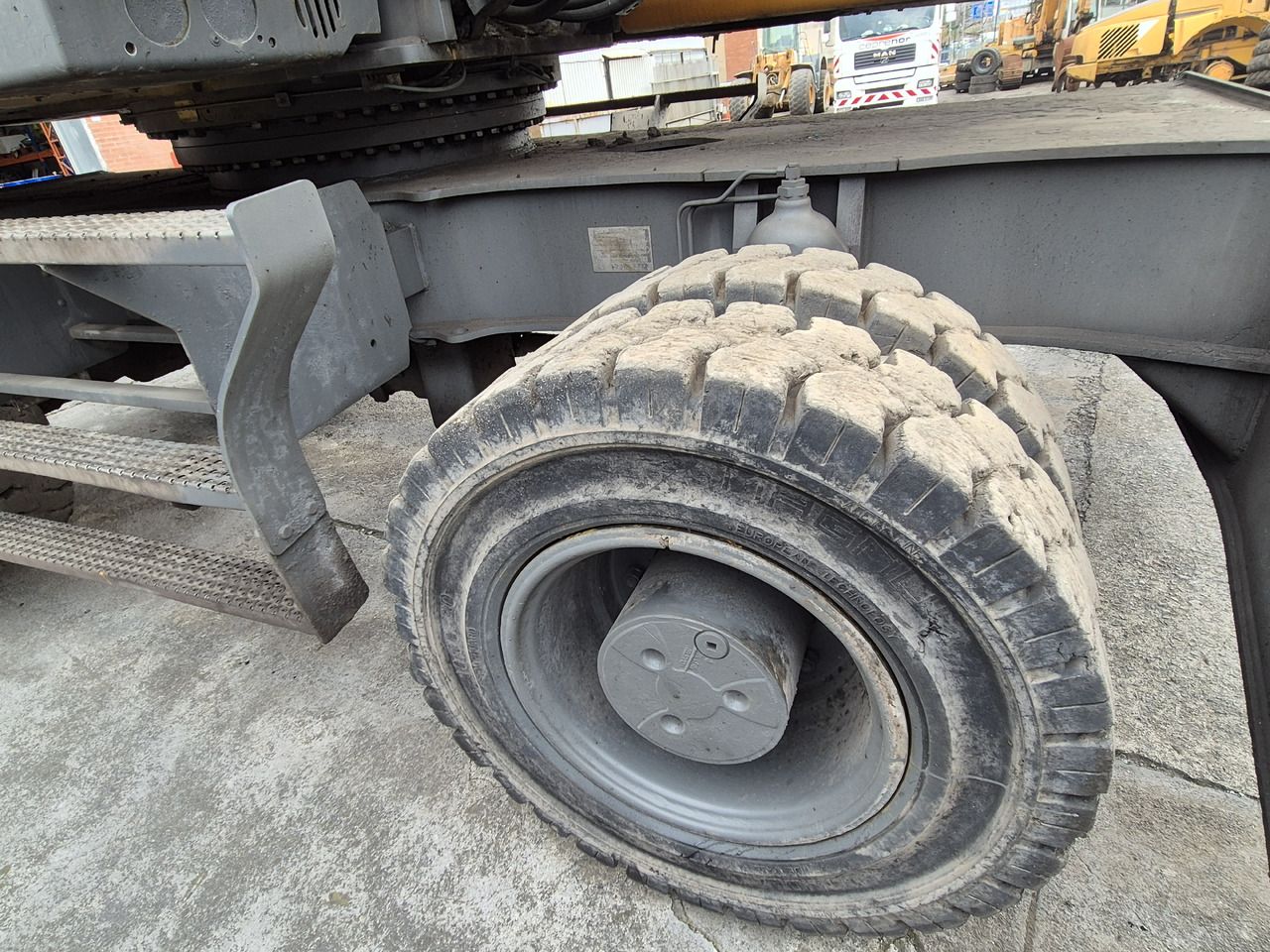 2015 Liebherr LH30 M Material Handler