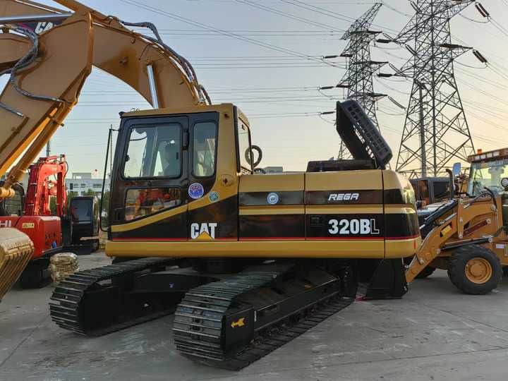 2015 Caterpillar 320CL Crawler Excavator