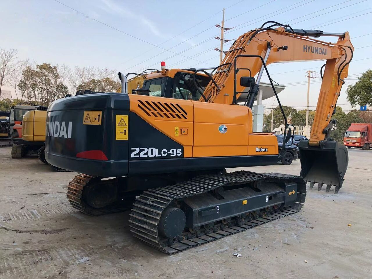 2021 Hyundai R220LC-9S Crawler Excavator