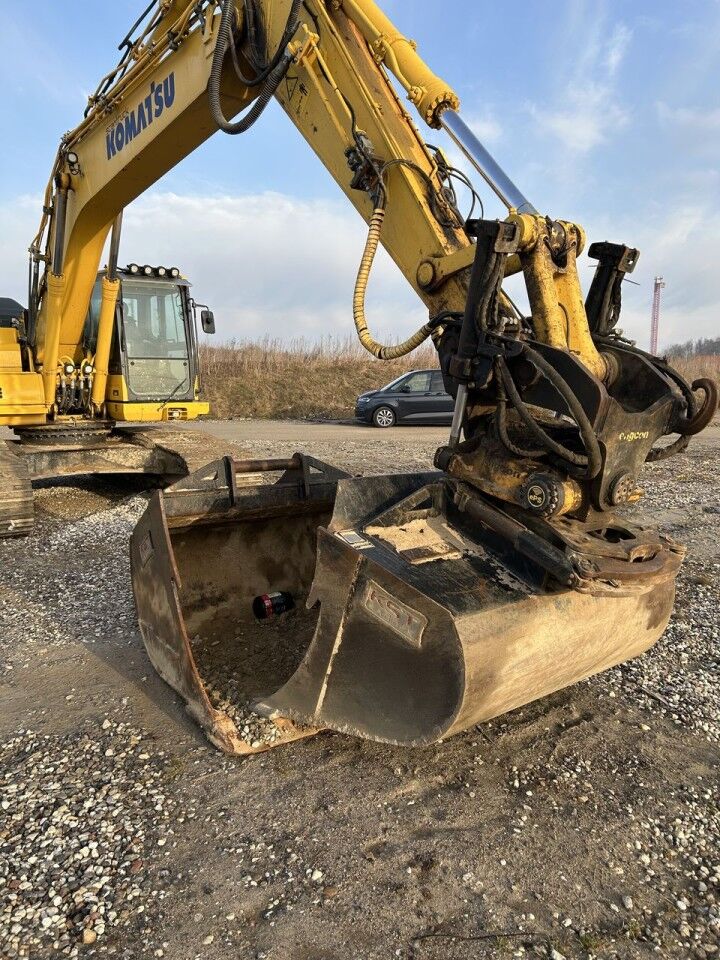 2021 Komatsu PC240LC-11 Crawler Excavator