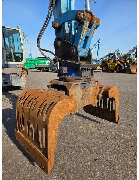 2016 Fuchs MHL331 Material Handler