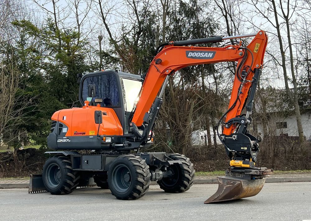 2017 Doosan DX57W Wheel Excavator