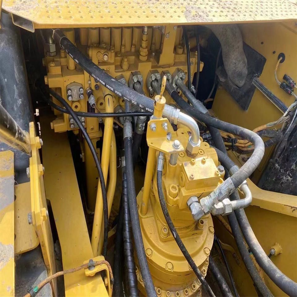 2022 Caterpillar 330C Raupenbagger