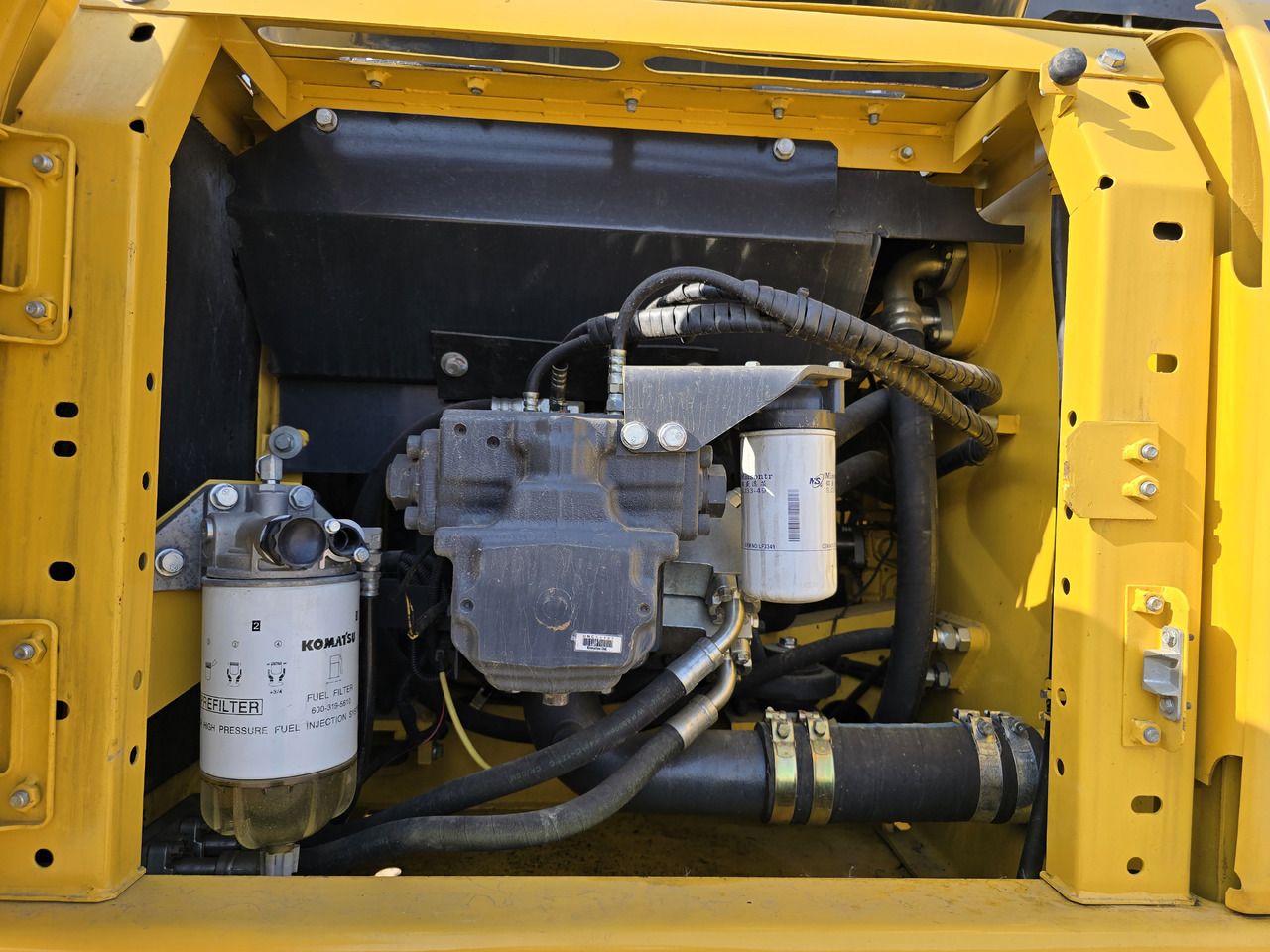 2024 Komatsu PC240-8 Crawler Excavator
