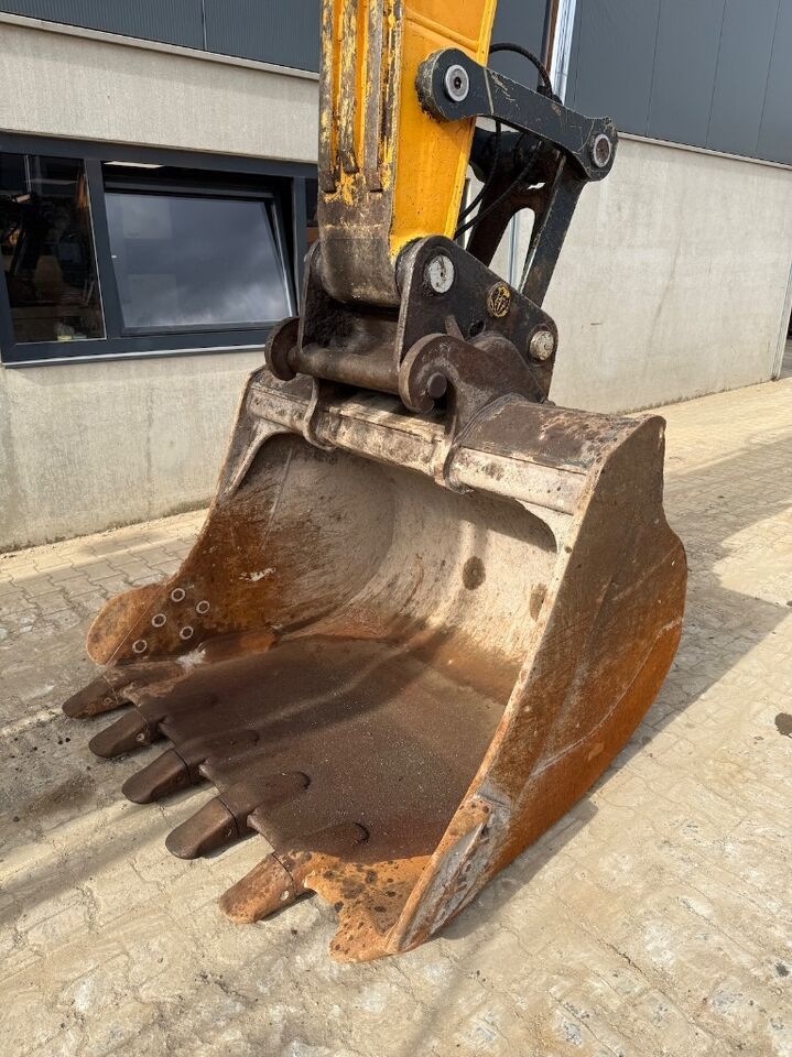 2019 Hyundai HX220L Crawler Excavator