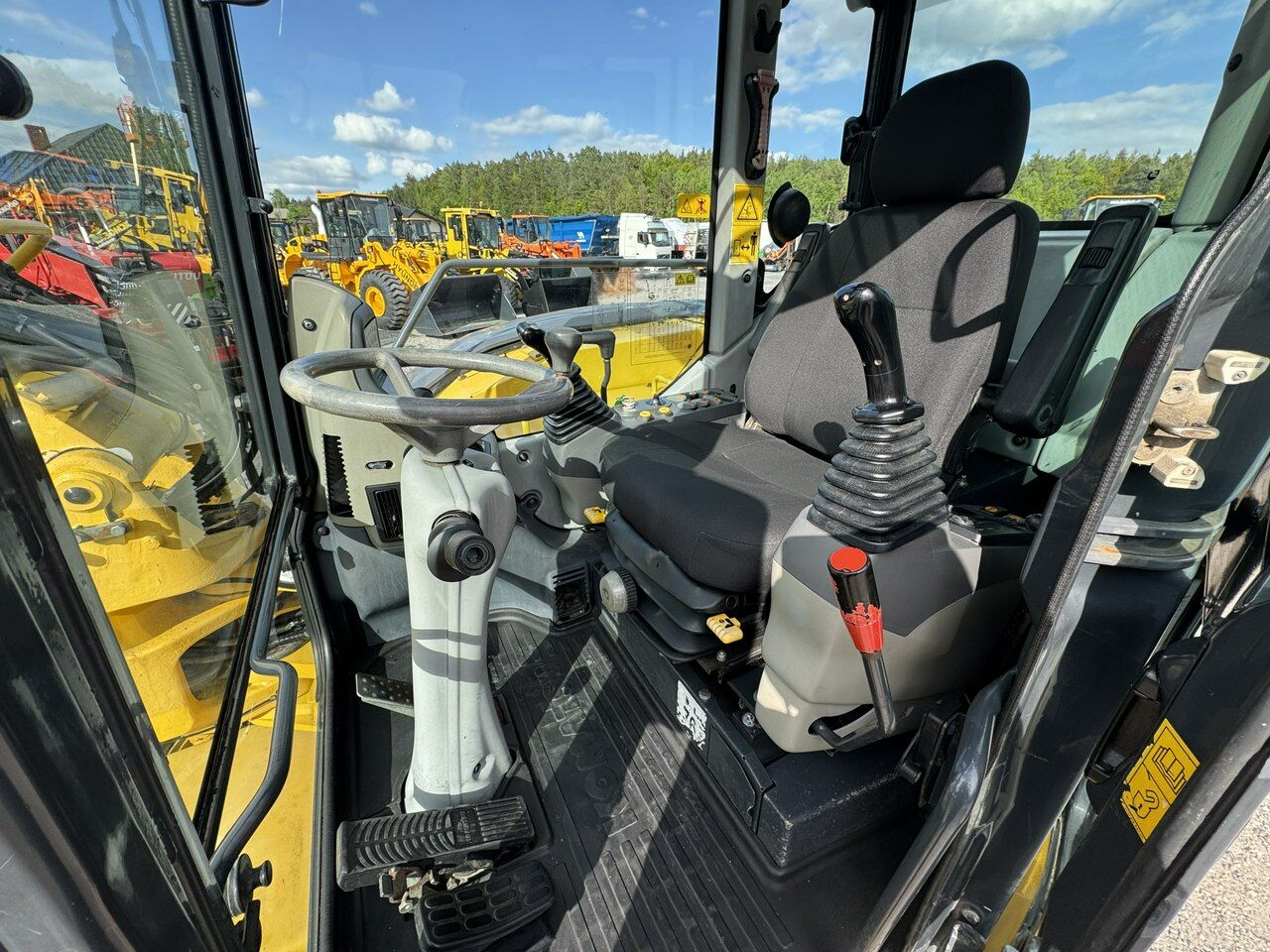 2009 Komatsu PW98MR-8 Wheel Excavator
