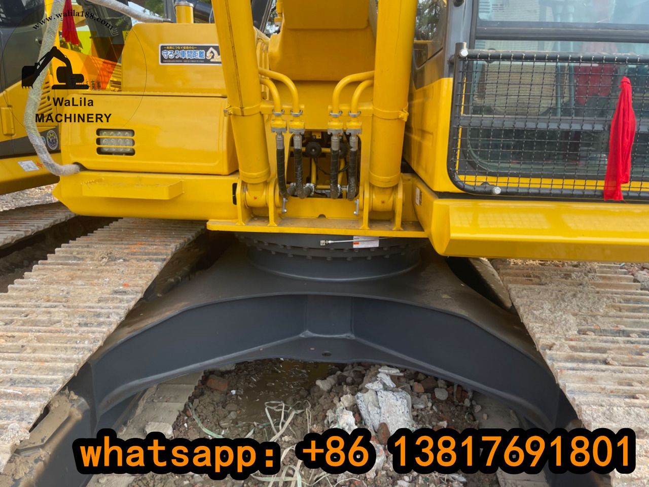 Komatsu PC200-8 Crawler Excavator
