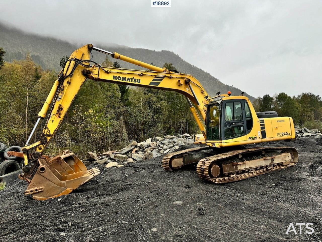 2001 Komatsu PC240LC-6K Crawler Excavator