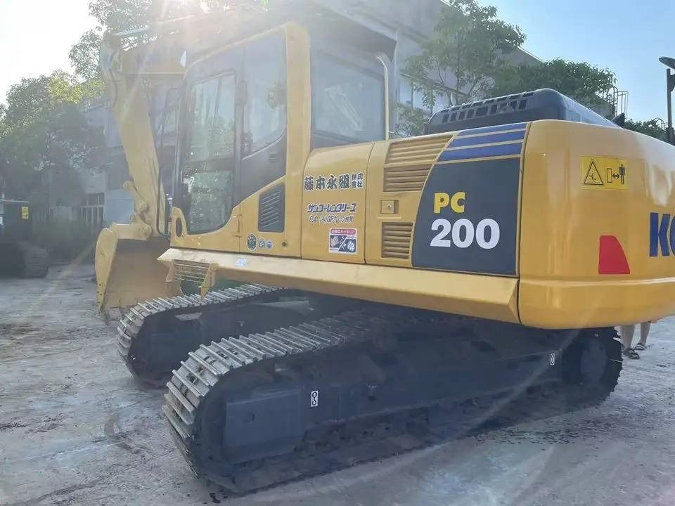 2022 Komatsu PC200-8 Crawler Excavator