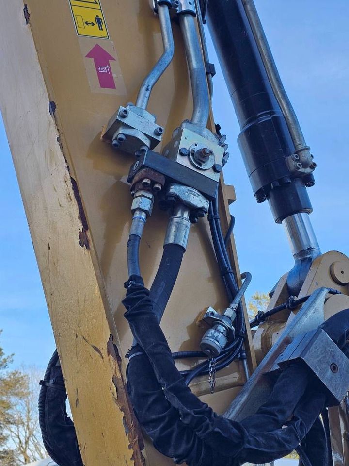 2018 Caterpillar M318F Wheel Excavator