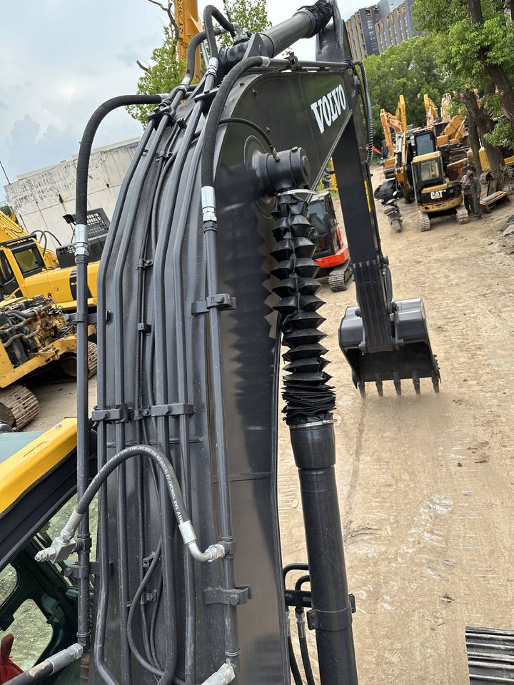 2022 Volvo EC210 Crawler Excavator