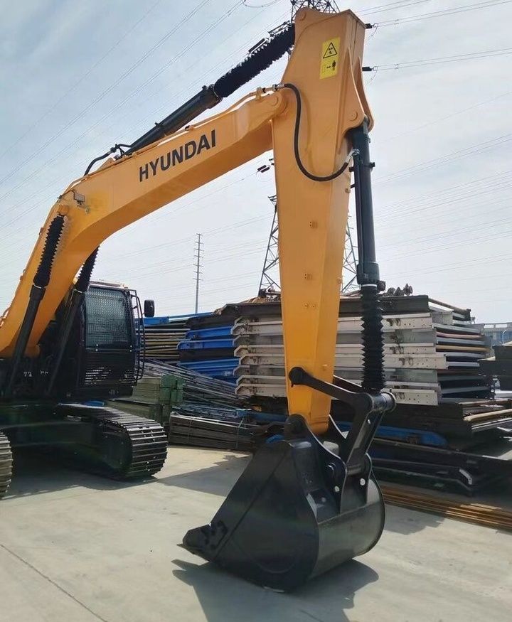 Hyundai R220-9S Crawler Excavator