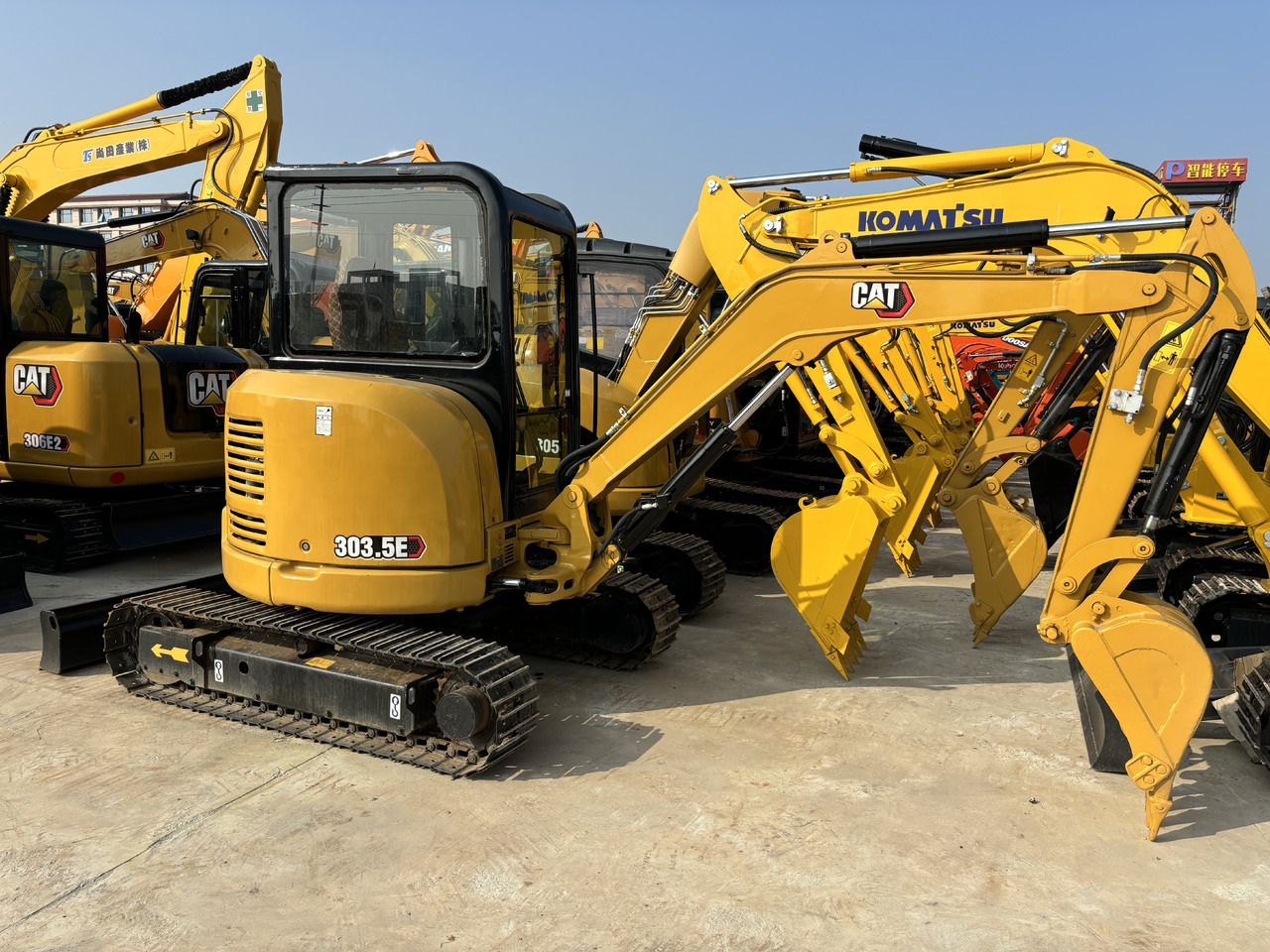 2023 Caterpillar 303.5E Miniexcavadora
