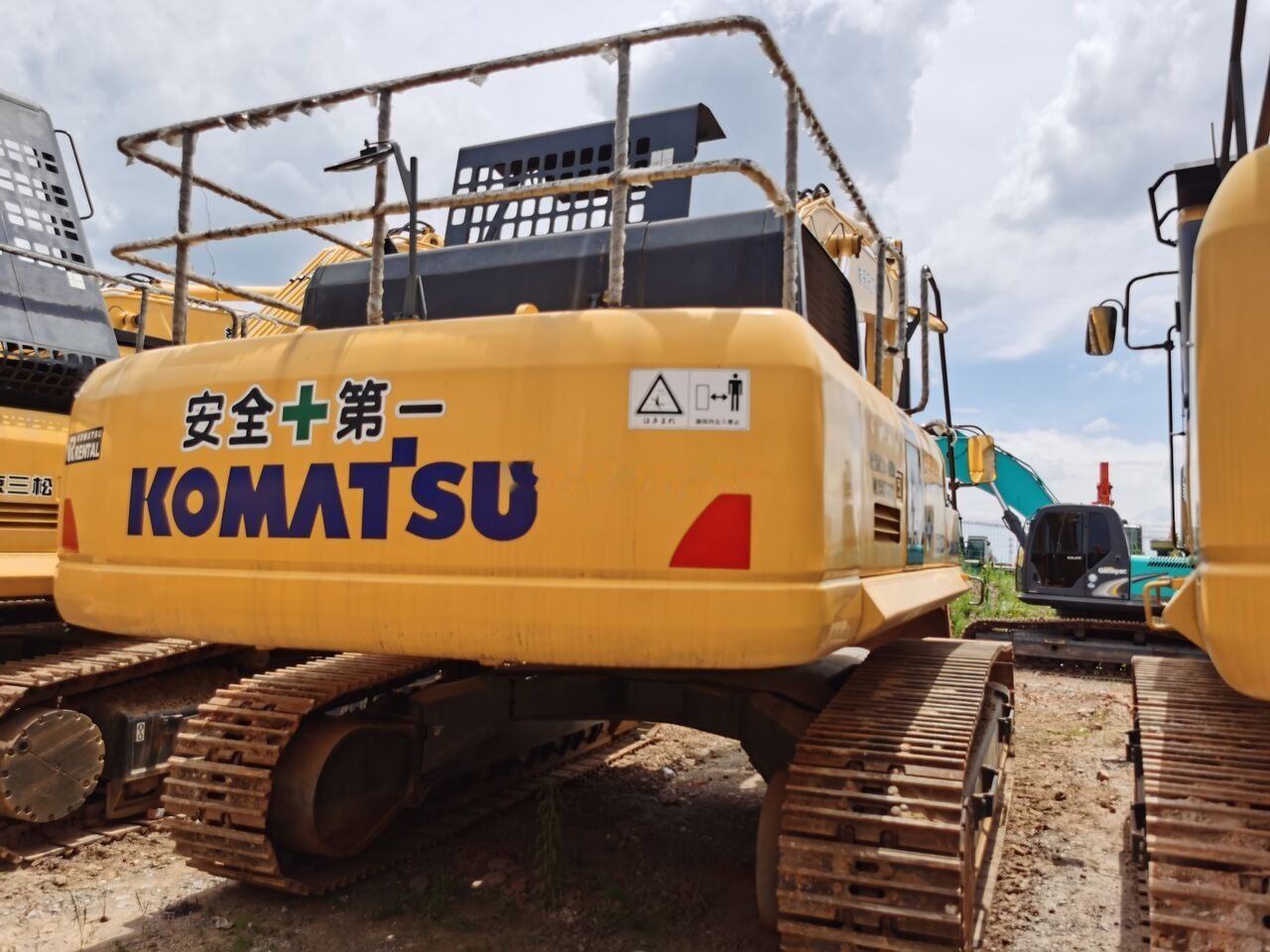 2016 Komatsu PC450-8 Crawler Excavator