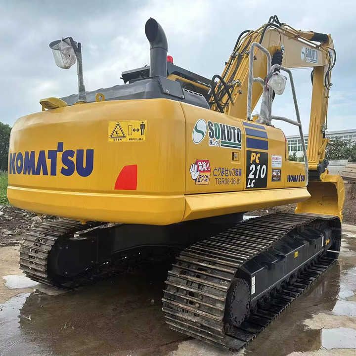 2022 Komatsu PC210-8 Crawler Excavator