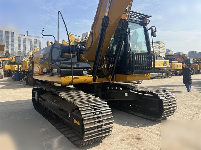 2016 Caterpillar 320D2 Crawler Excavator
