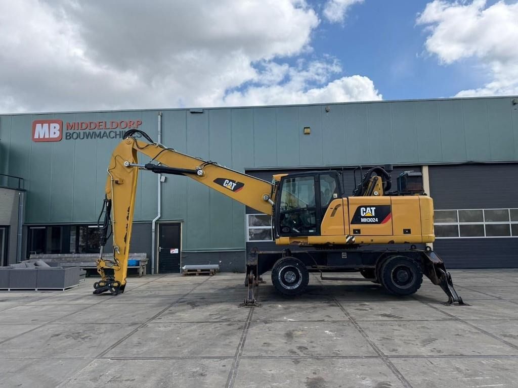2018 Caterpillar MH3024 Material Handler