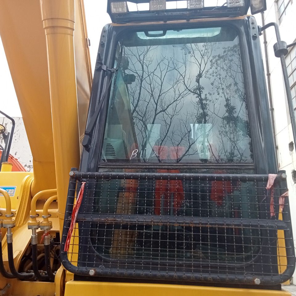 2020 Komatsu PC220-8 Crawler Excavator