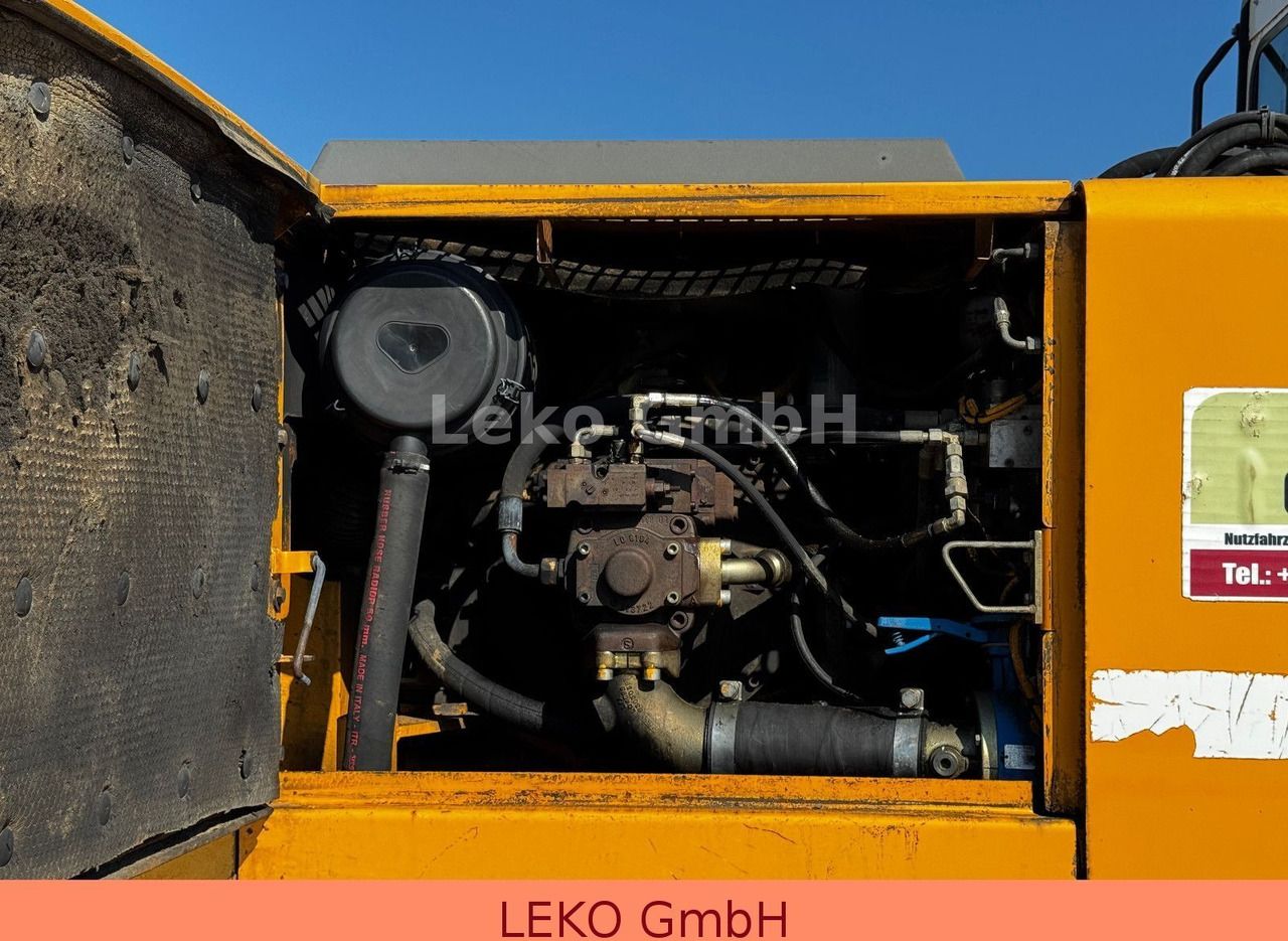 2003 Liebherr R 904 HDSL Crawler Excavator
