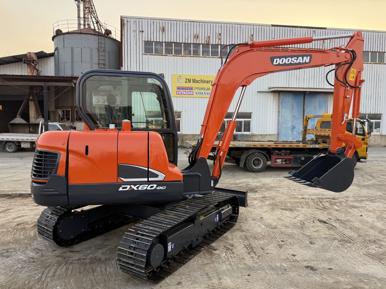 2023 Doosan DH60 Escavatore cingolato