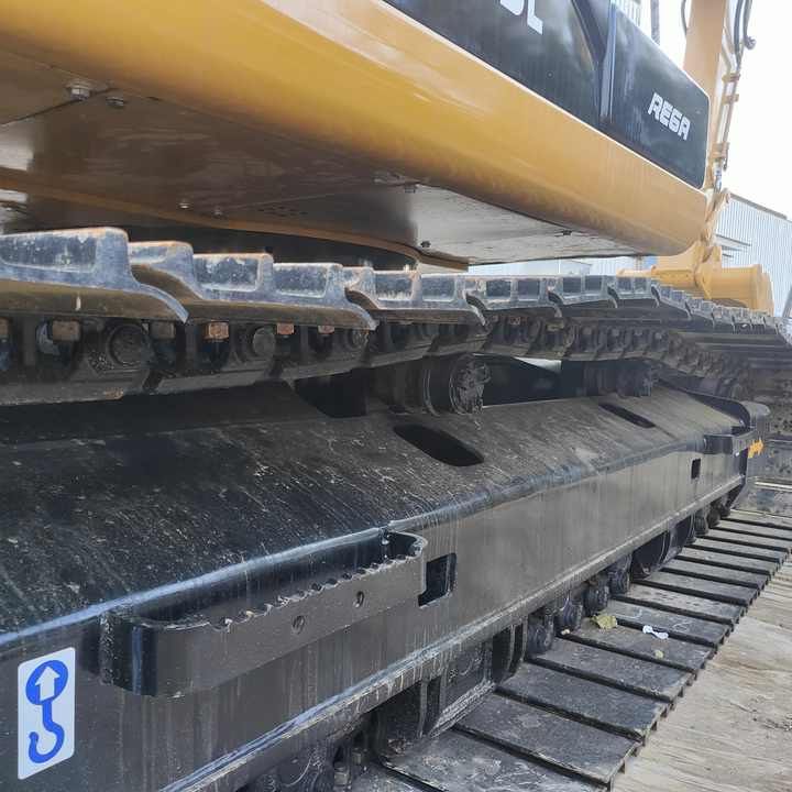 2020 Caterpillar 320D crawler excavator undercarriage view