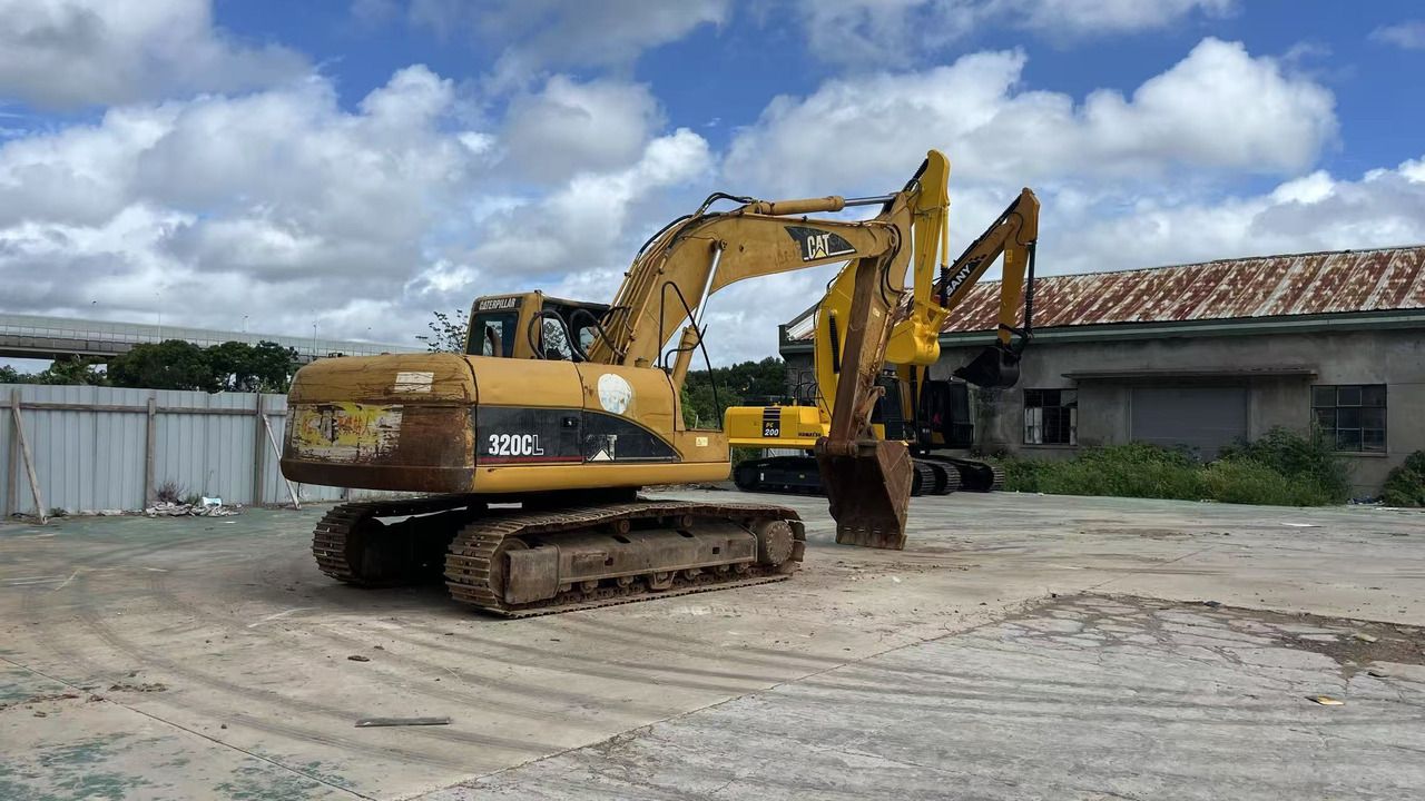 2017 Caterpillar 320CL Raupenbagger
