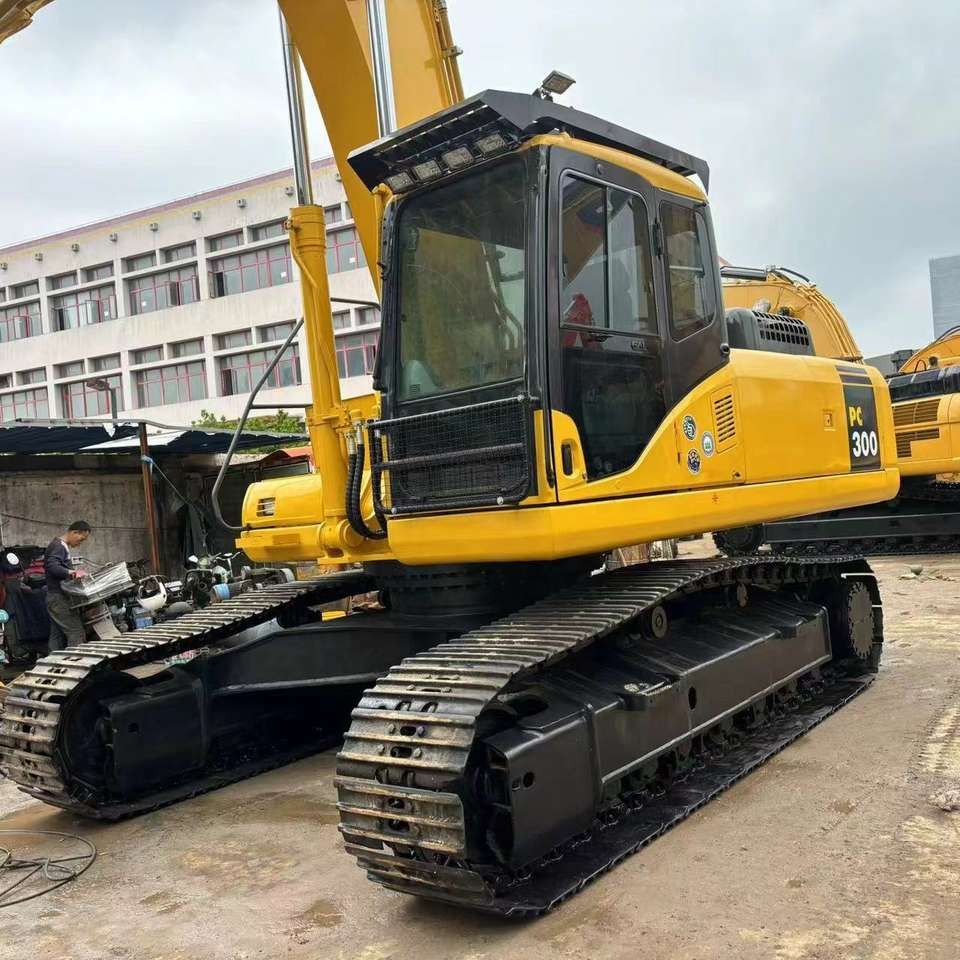 Komatsu PC300 Crawler Excavator