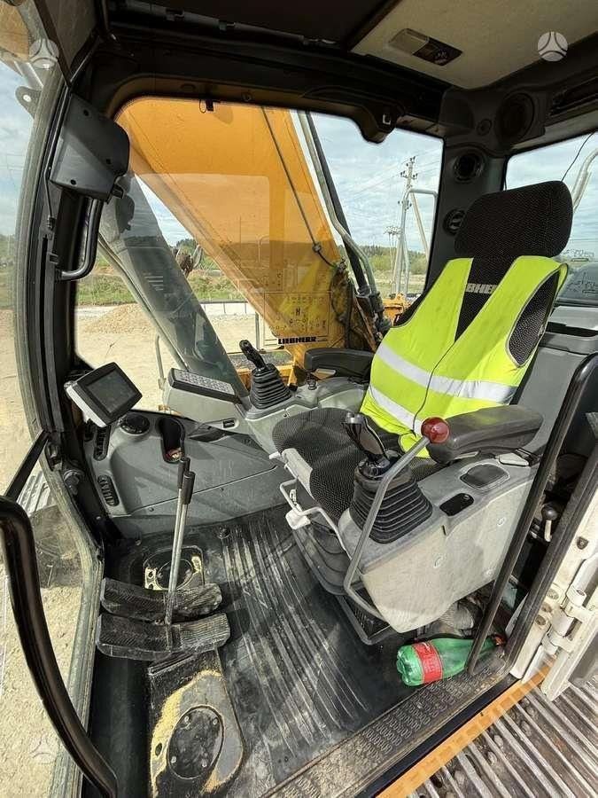 2016 Liebherr R926 LC Crawler Excavator