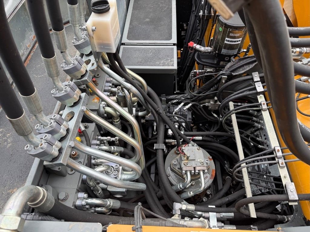 2022 Liebherr LH40 M Material Handler