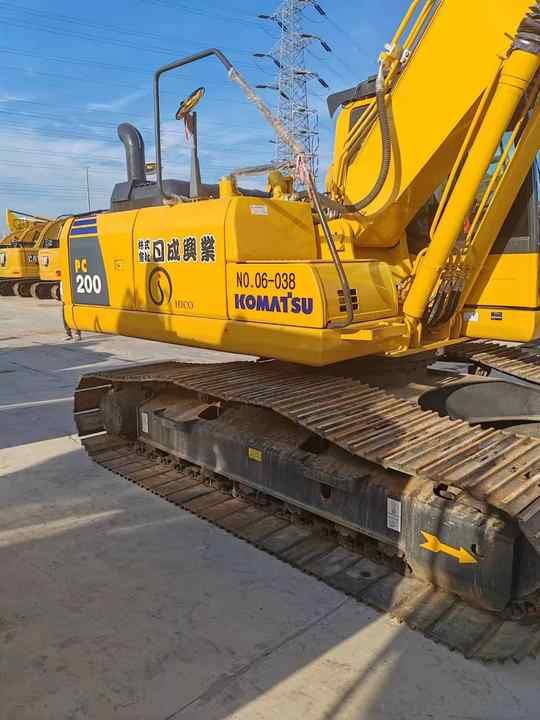 2022 Komatsu PC200-8 Crawler Excavator