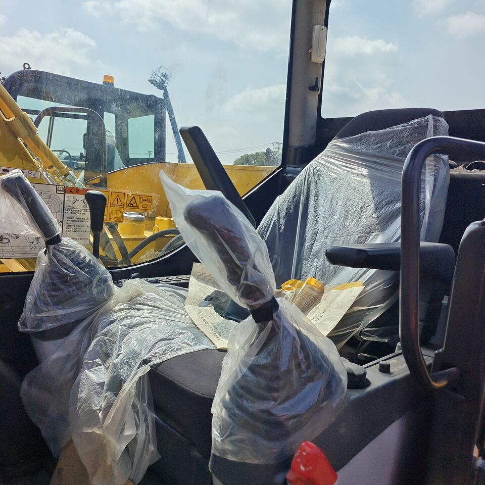 2024 Komatsu PC70-8 Crawler Excavator