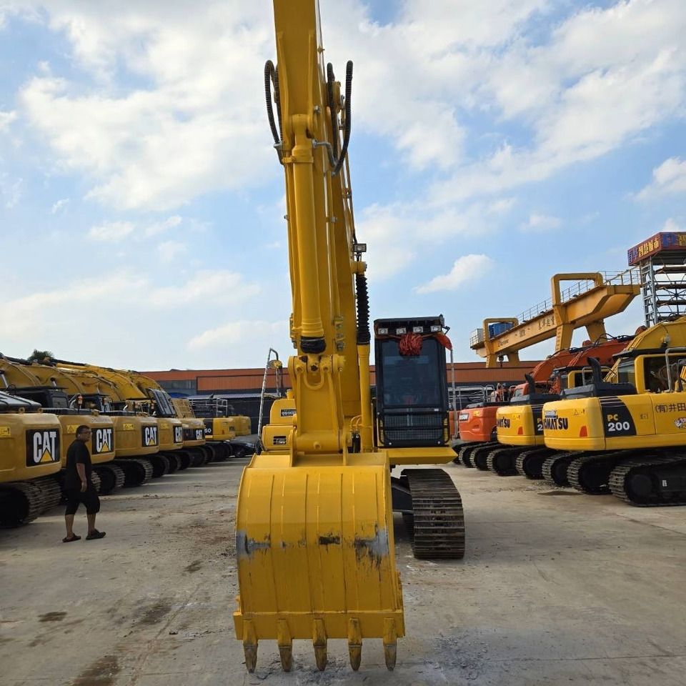 2023 Komatsu PC200-8 Crawler Excavator