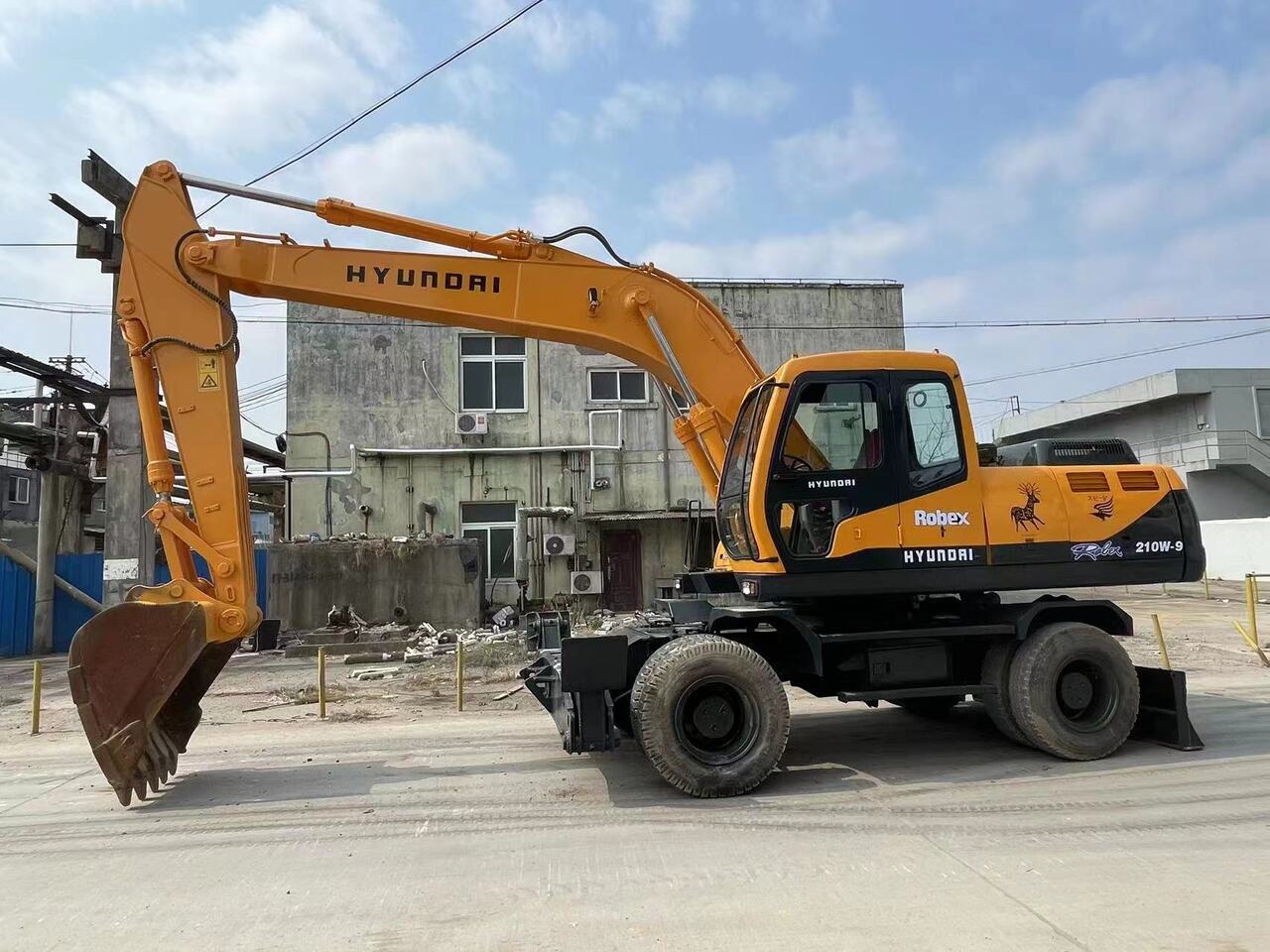 2013 Hyundai R210W-9 Wheel Excavator