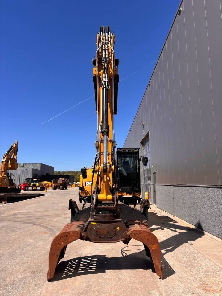 2017 Caterpillar MH3022 Material Handler