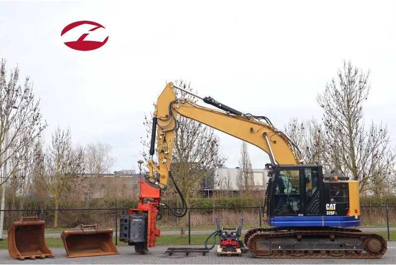 2018 Movax 325 F LCR Crawler Excavator