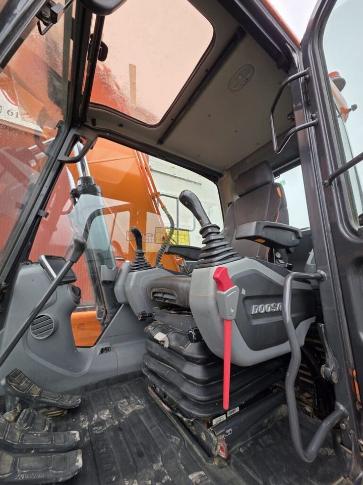 2022 Doosan DX140LC-7 Crawler Excavator