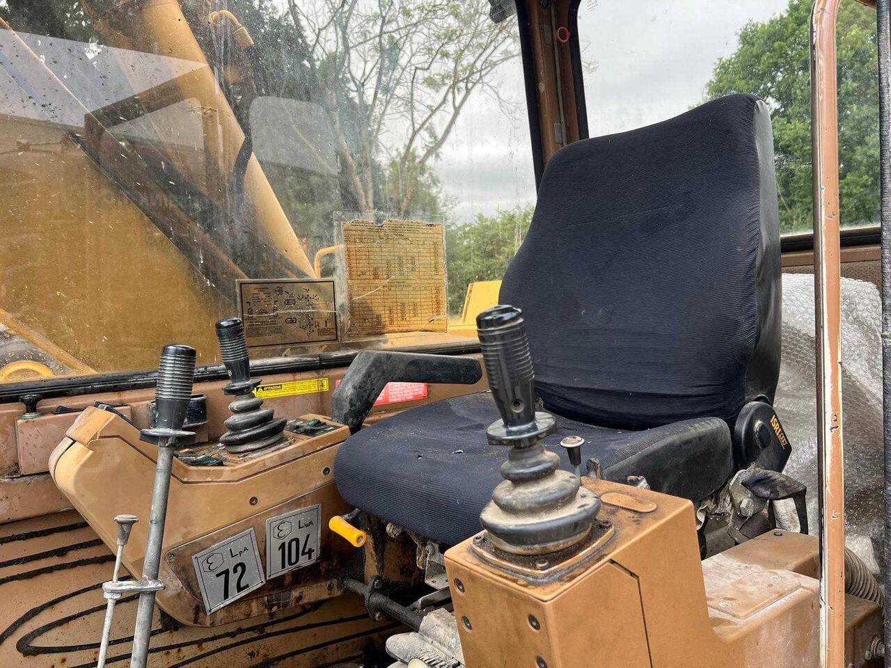 Caterpillar 211BLC Crawler Excavator