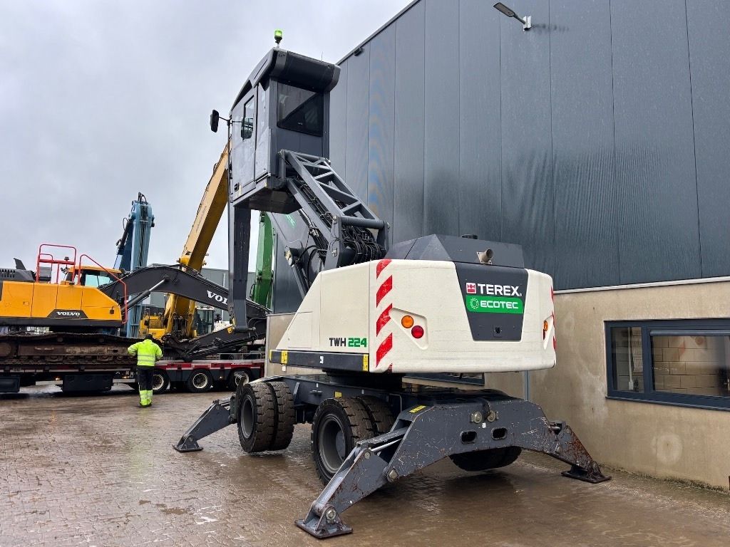 2021 Terex MHL331F Material Handler