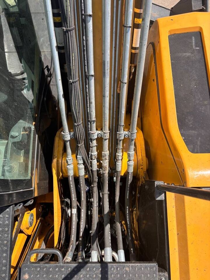2017 Caterpillar MH3022 Material Handler