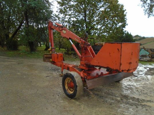 1995 Ceres 3000 excavator, rear three-quarter view 1995 Ceres 3000 excavator, rear three-quarter view