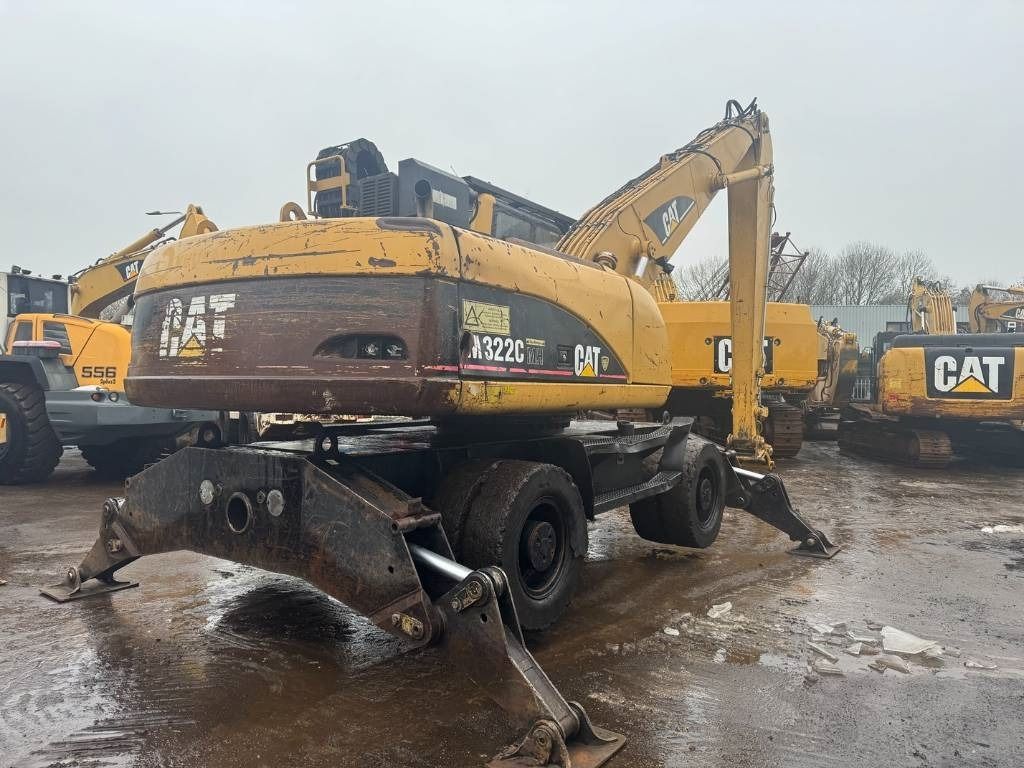 2005 Caterpillar M322C Material Handler
