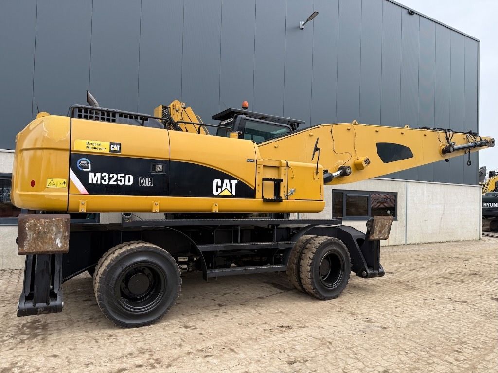 2008 Caterpillar 325D Material Handler
